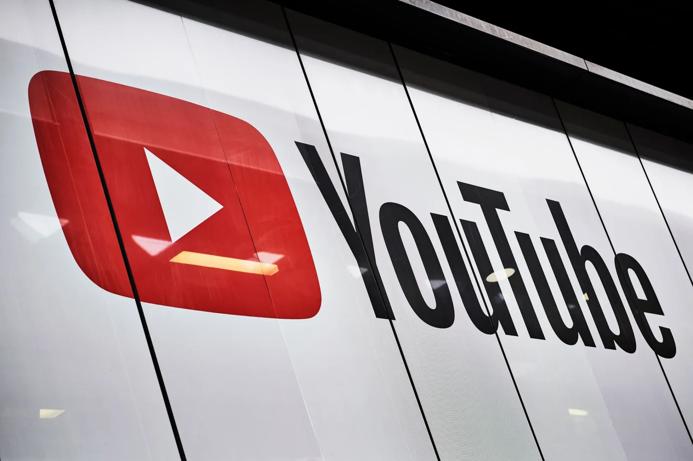 YouTube is testing a search feature to compete with Shazam, which will allow users hum to identify a song.